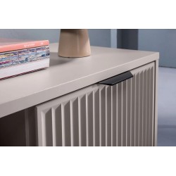 szafka do salonu pod telewizor z ryflowanym frontem