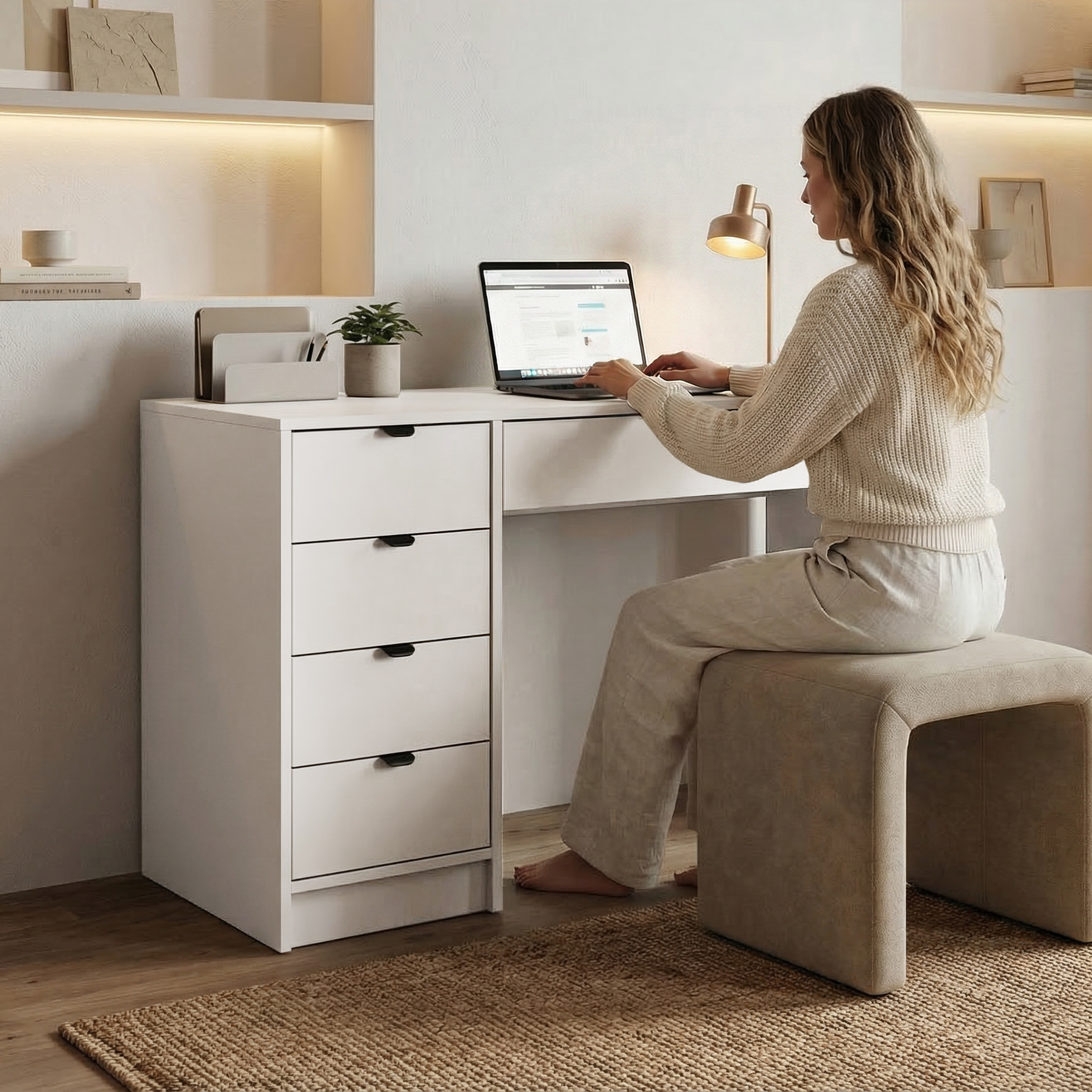Biurko MALTA do pokoju młodzieżowego i home office