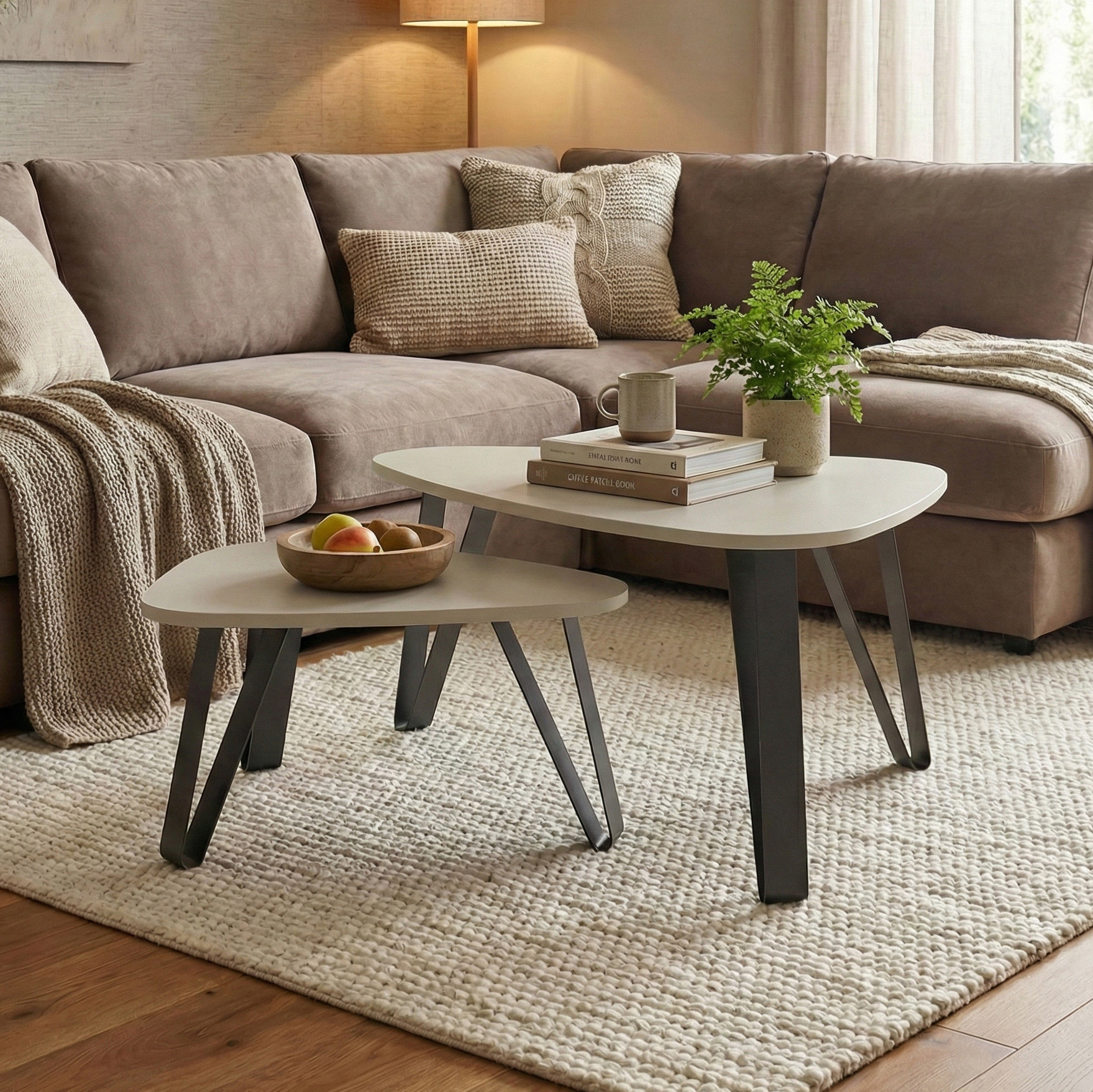 Stolik kawowy OVIO w aranżacji salonu