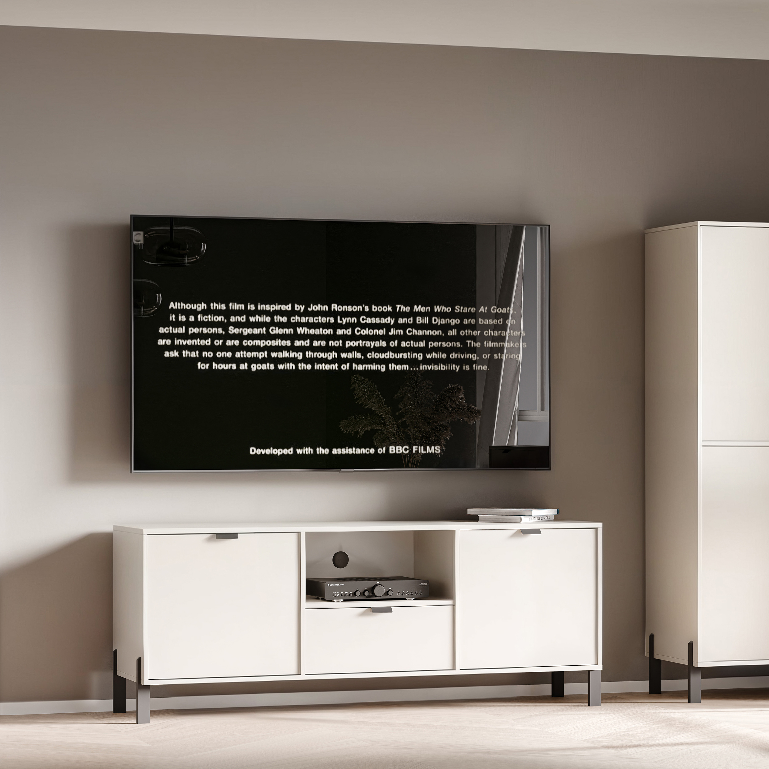 Szafka RTV CORTINA 161 cm w kolorze beż piaskowy do salonu