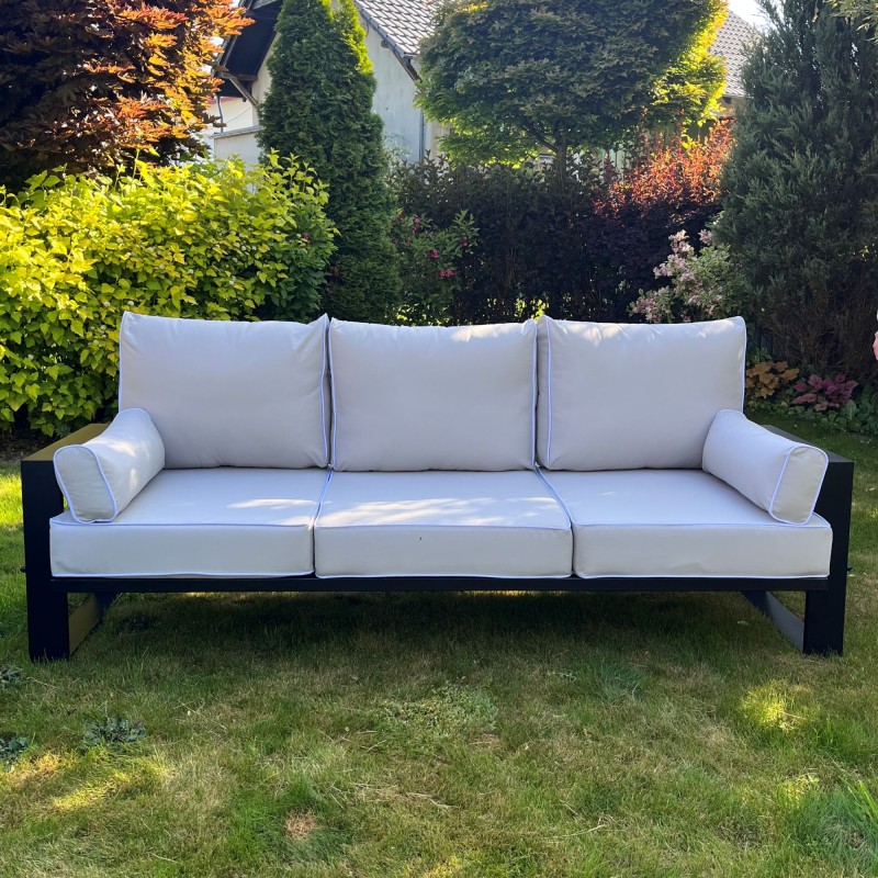 Nowoczesna sofa ogrodowa VERDINO w strefie relaksu
